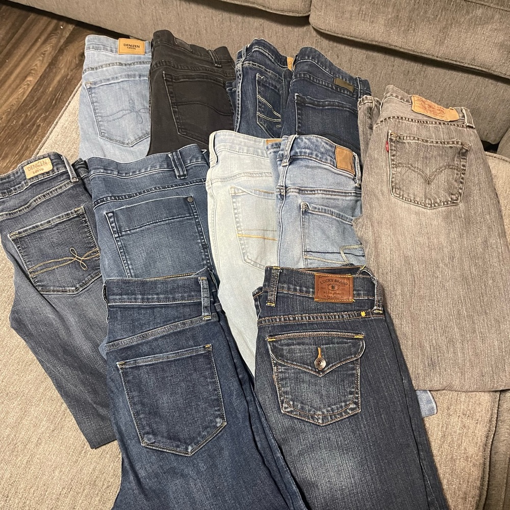 Name Brand set of 11 Womens Jeans